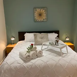 https://modern-city-centre-studio-apartment-with-free-wifi-gym.yorkshirehotels.net