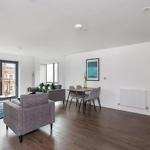 https://modern-2-bedroom-apartment-in-the-heart-of-york.yorkshirehotels.net